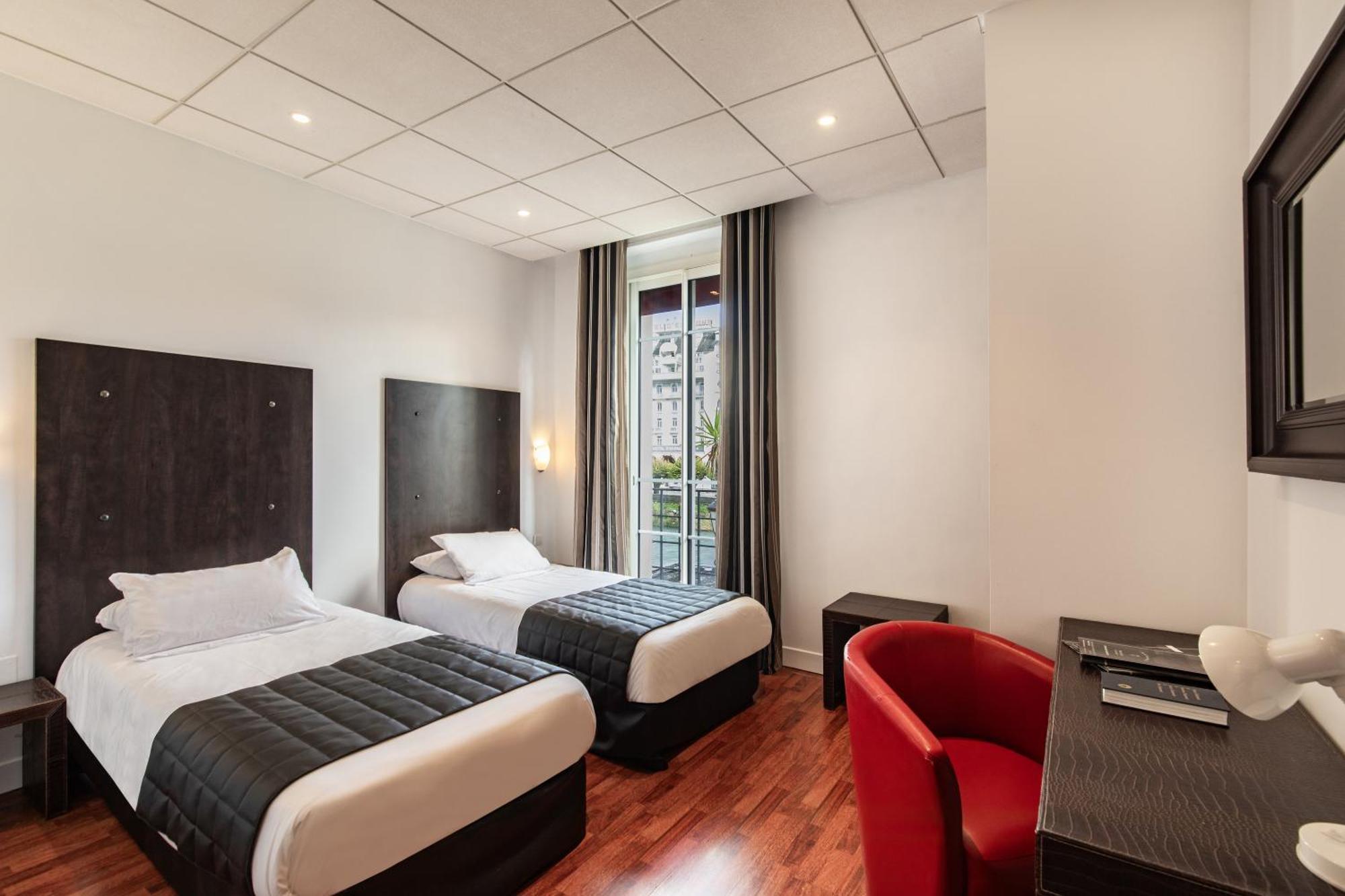 Hotel Jeanne D'arc 4*