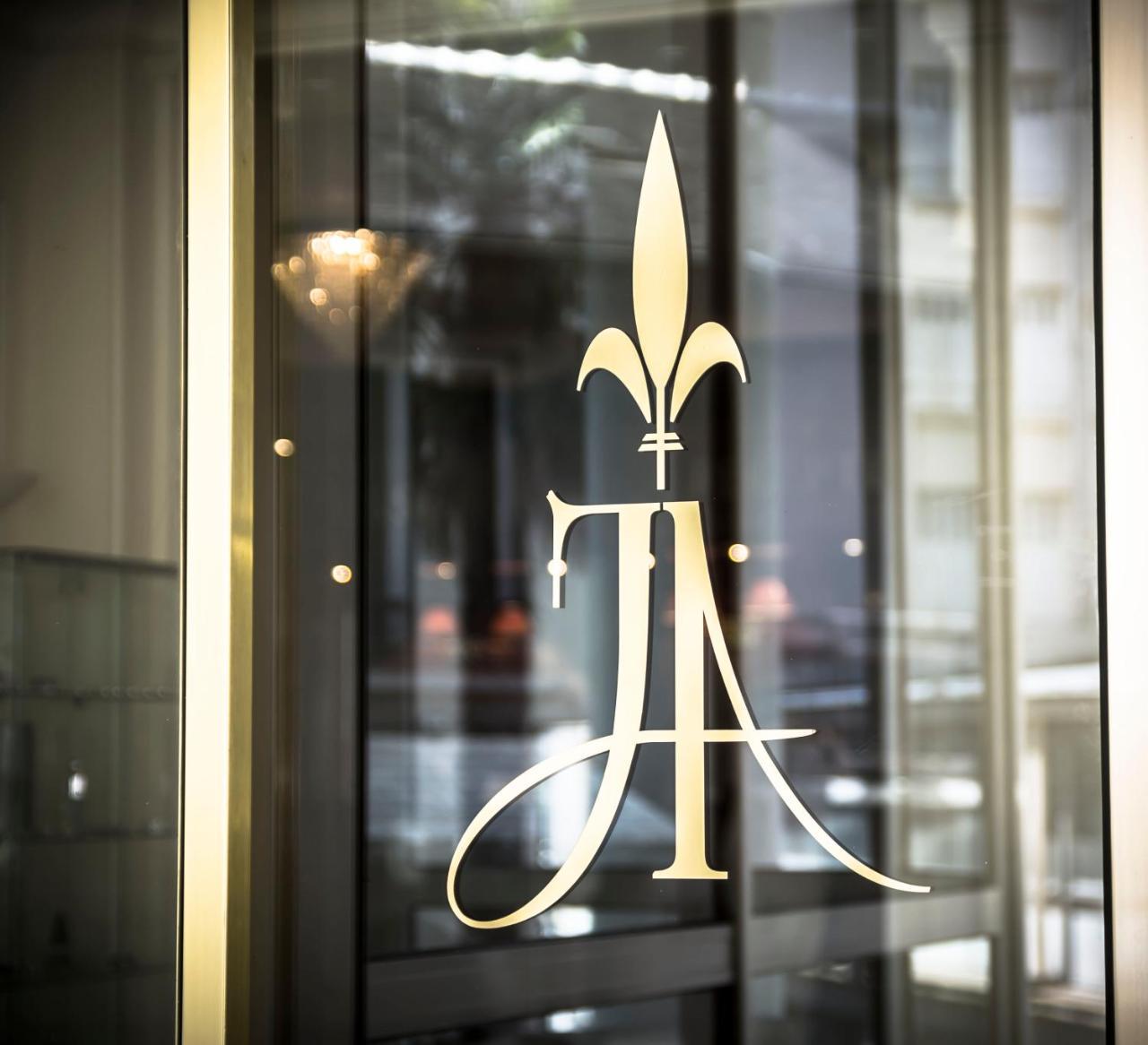 Jeanne D'arc Hotel